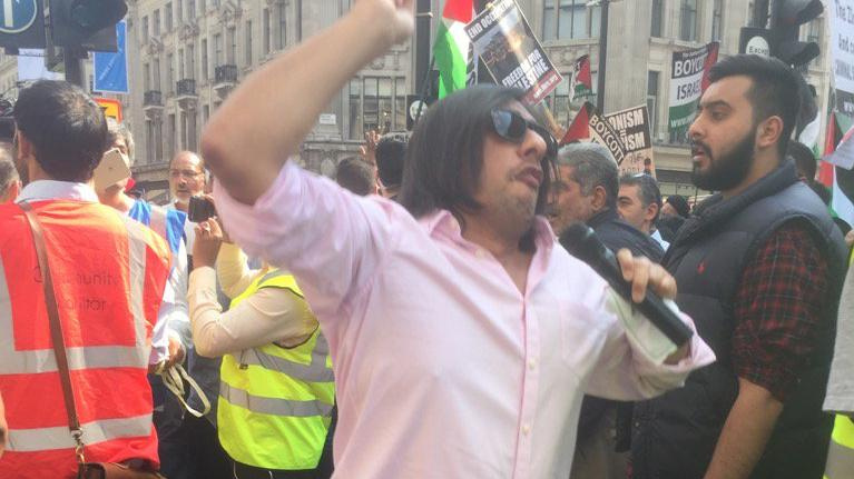 Британский суд оправдал организатора антиизраильского митинга